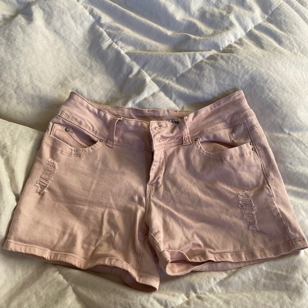 Distresse pink shorts